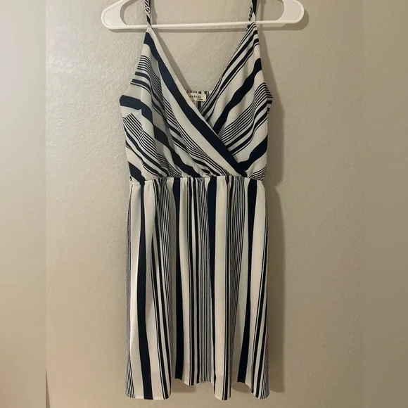 Monteau Black White Striped Faux Wrap V-Neck Sleeveless Dress Women’s Size Large - Picture 3 of 4